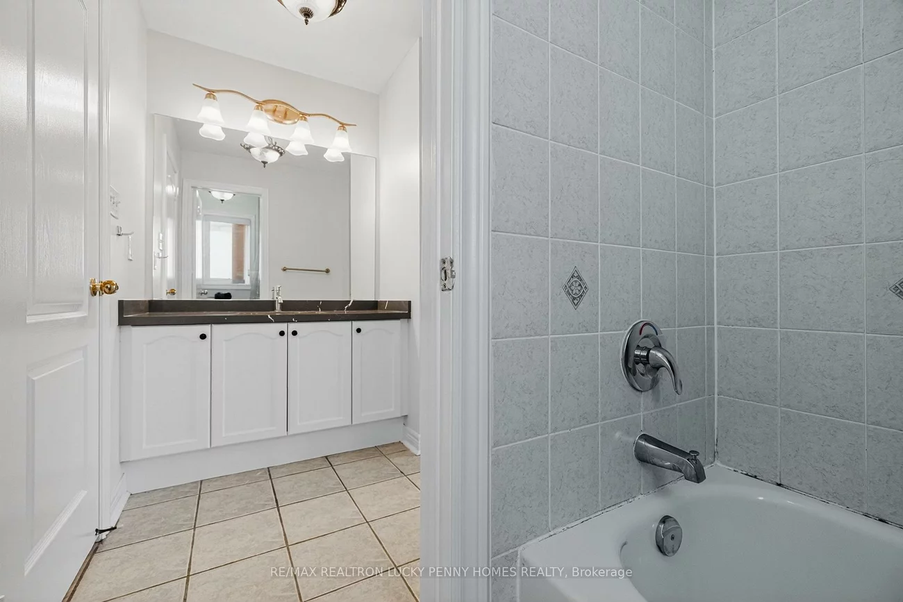 17, Coral Cove, Greensborough, Markham