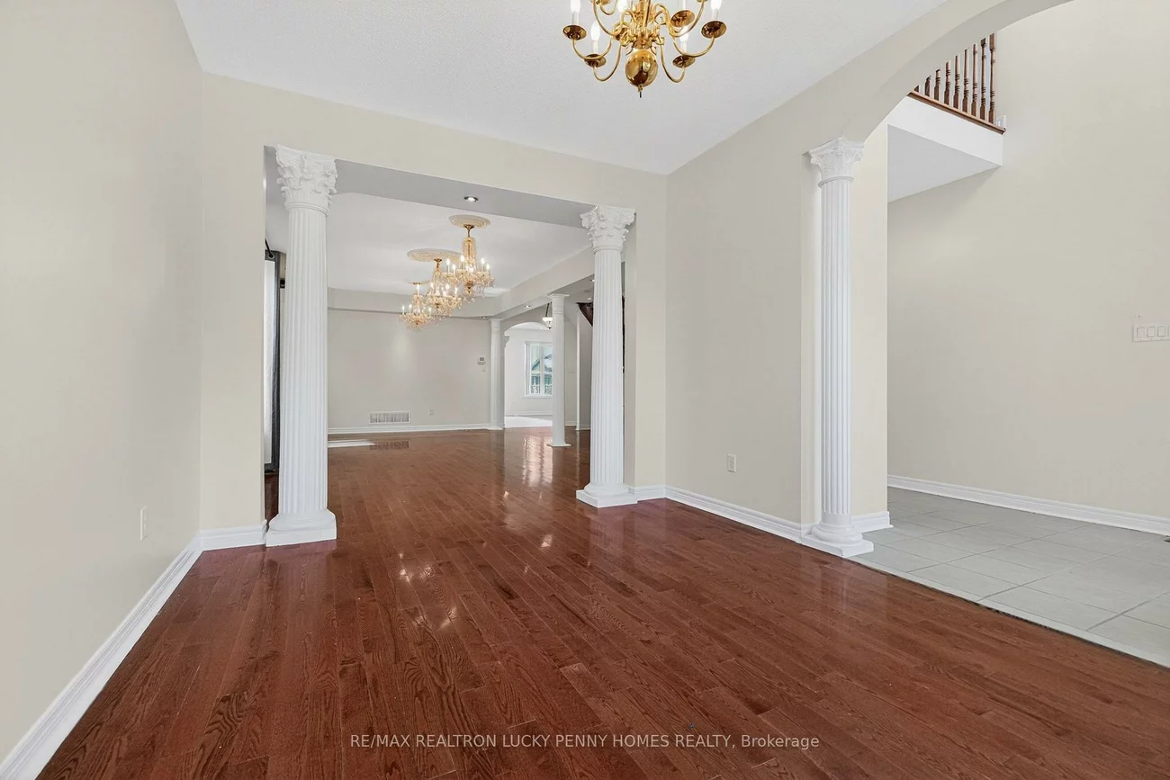 17, Coral Cove, Greensborough, Markham