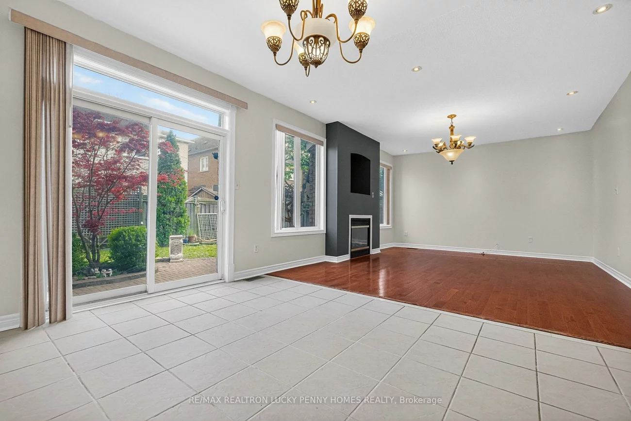 17, Coral Cove, Greensborough, Markham