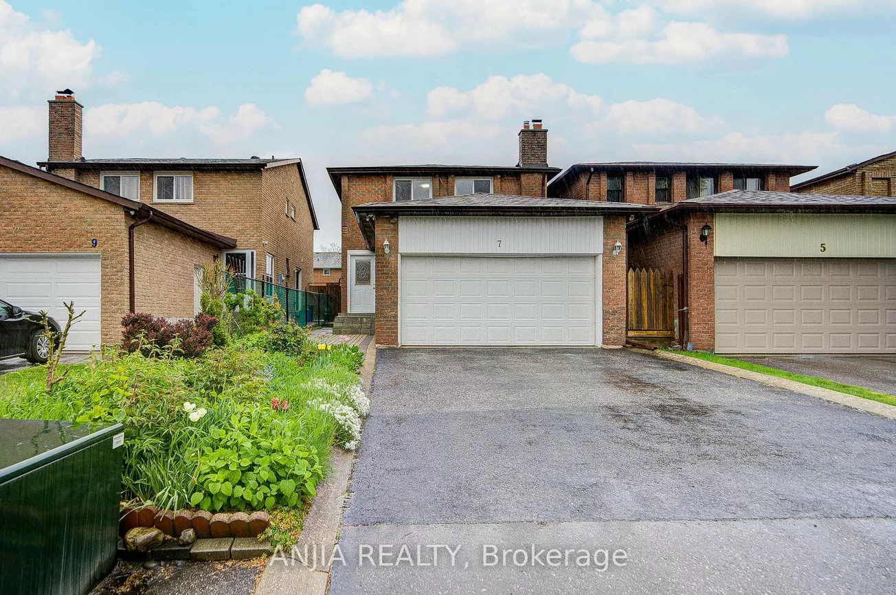 7, Downside, Milliken Mills West, Markham