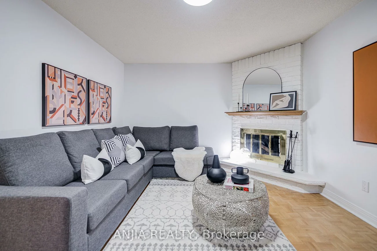 7, Downside, Milliken Mills West, Markham