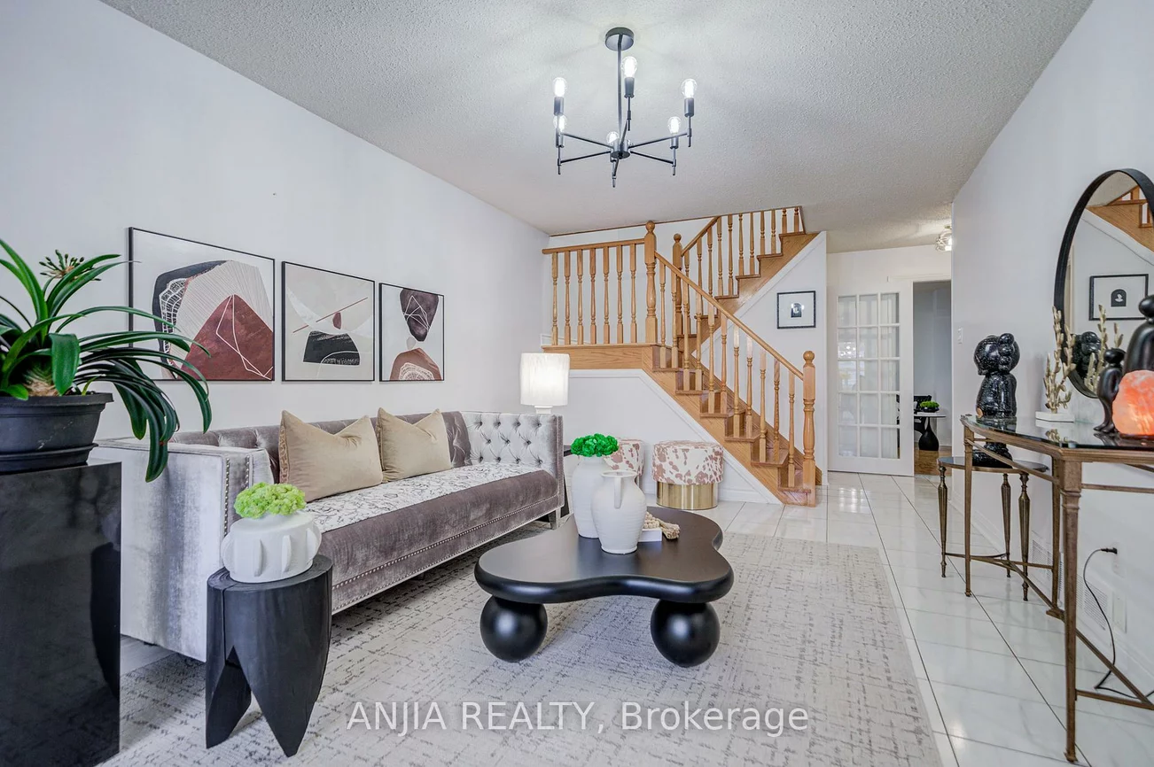 7, Downside, Milliken Mills West, Markham