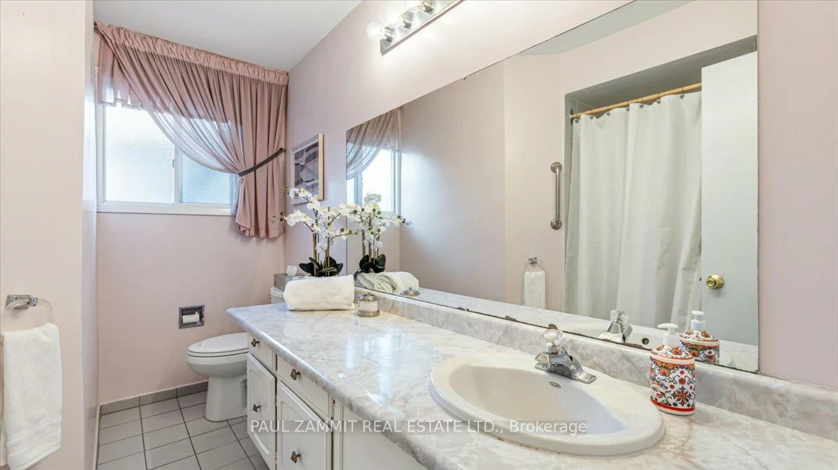 27, Ladyslipper, Bayview Glen, Markham