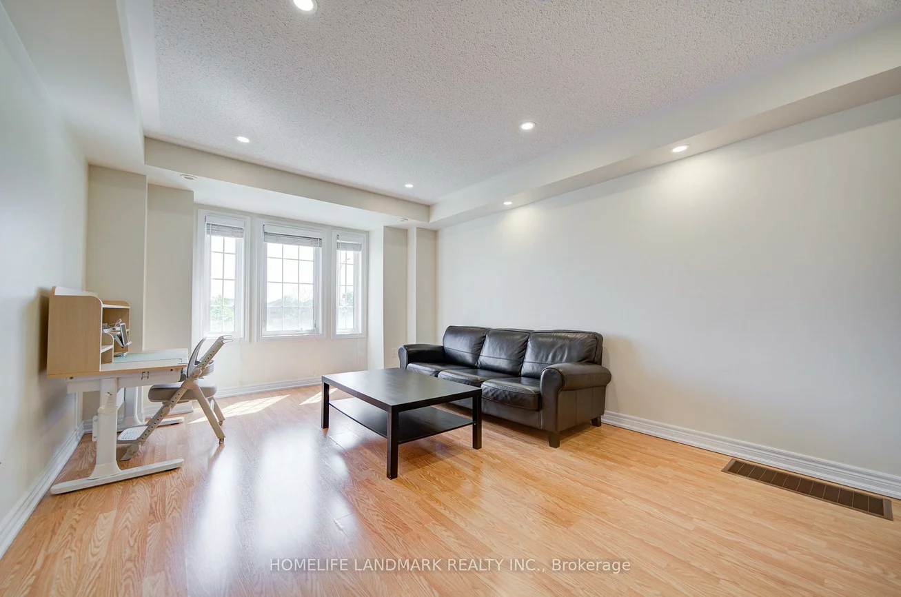 9976, McCowan, Berczy, Markham