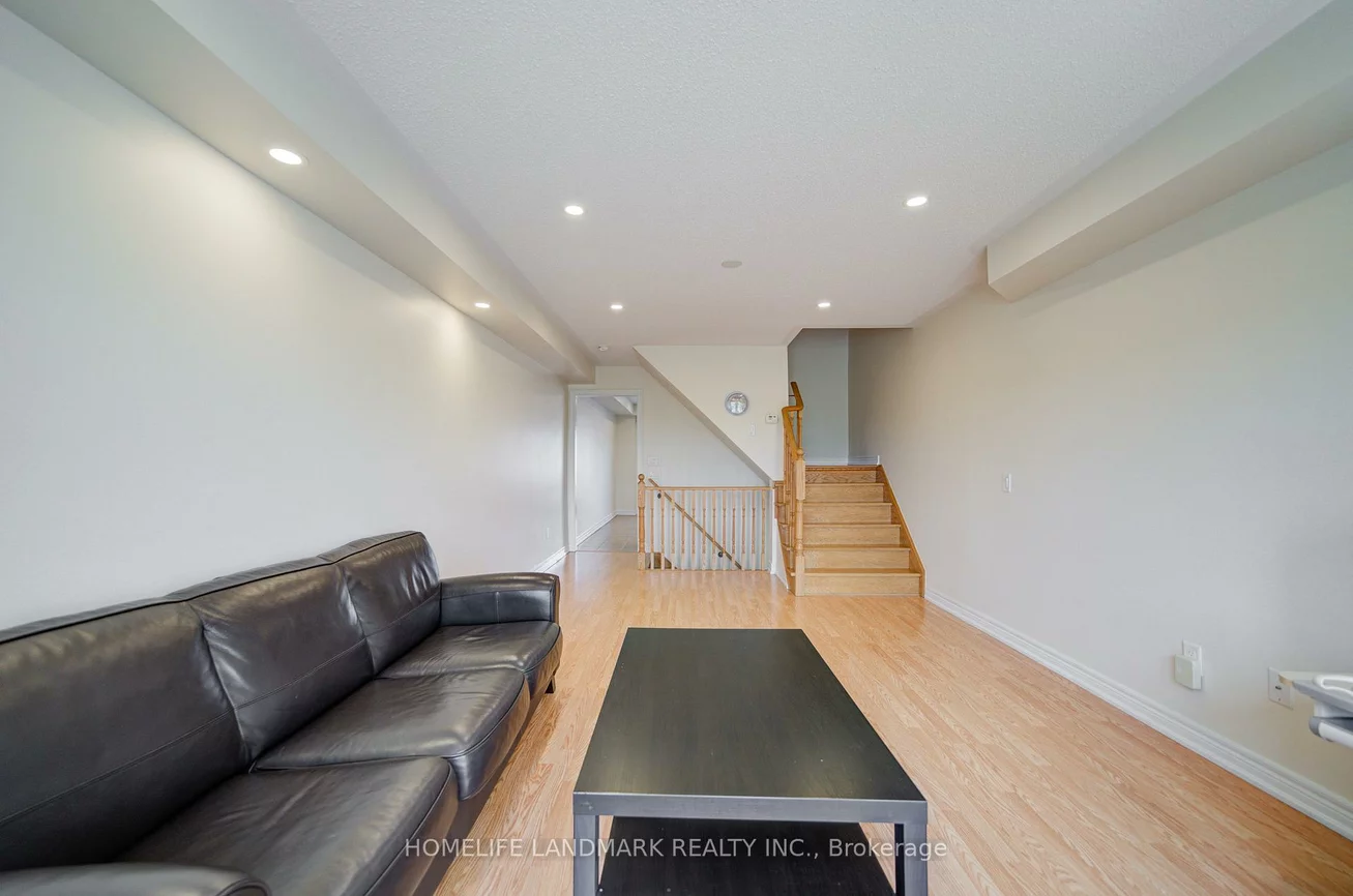 9976, McCowan, Berczy, Markham