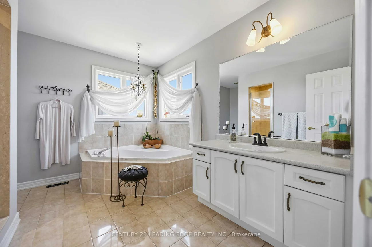 156, Landsdown, Wismer, Markham
