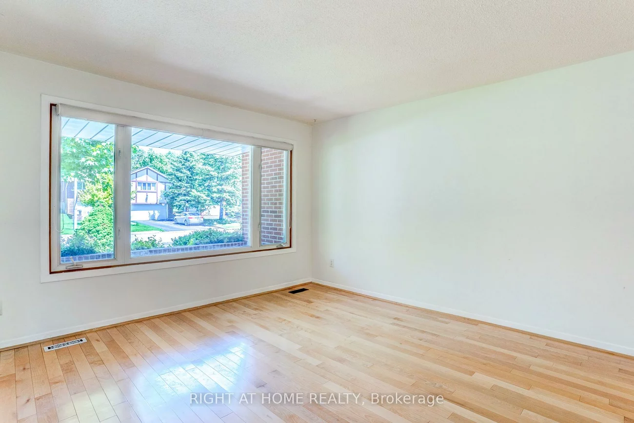 47, Shieldmark, Royal Orchard, Markham