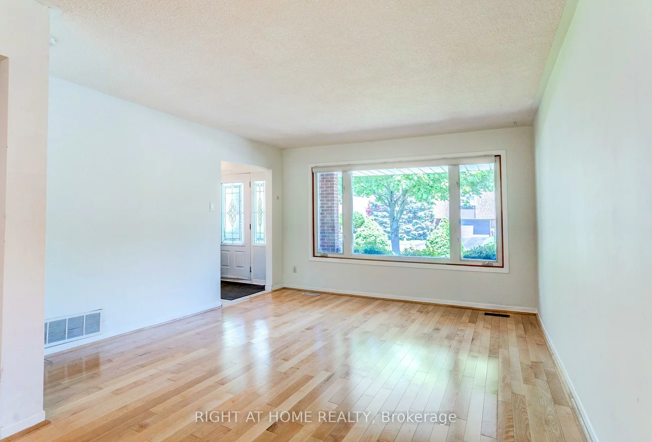 47, Shieldmark, Royal Orchard, Markham