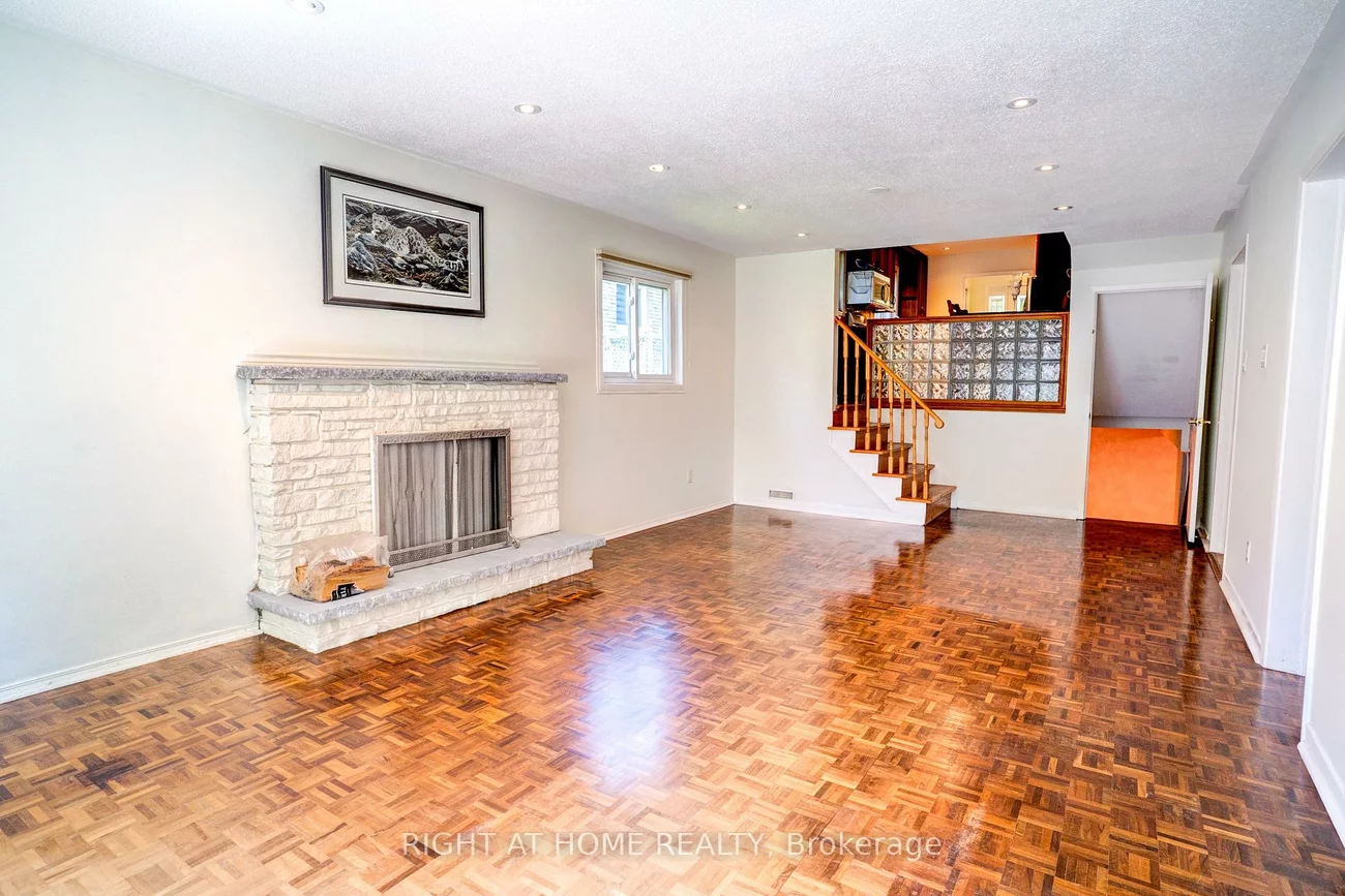 47, Shieldmark, Royal Orchard, Markham