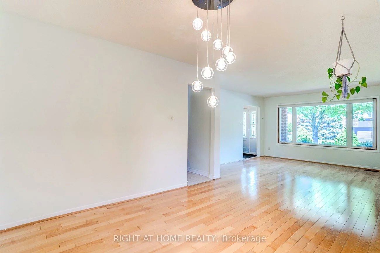47, Shieldmark, Royal Orchard, Markham