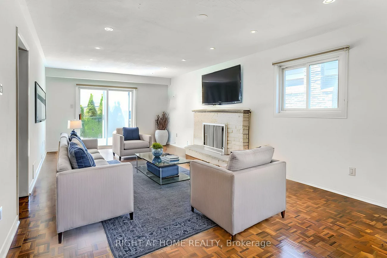 47, Shieldmark, Royal Orchard, Markham