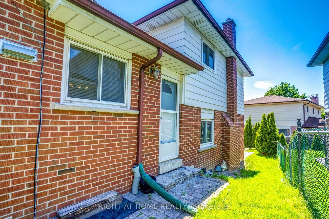 47, Shieldmark, Royal Orchard, Markham