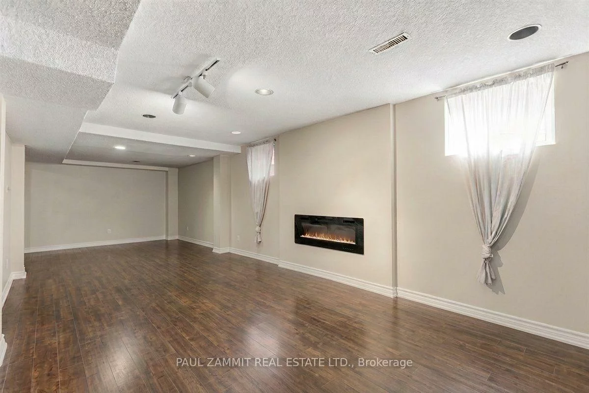 236, Green, Thornlea, Markham