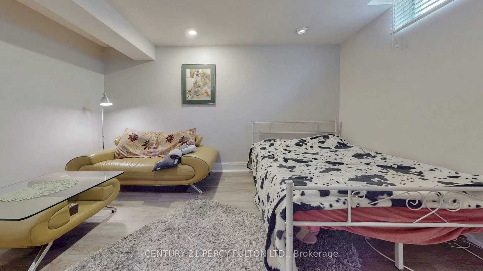 158, Holm, Aileen-Willowbrook, Markham