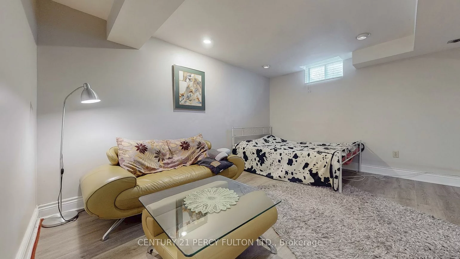 158, Holm, Aileen-Willowbrook, Markham