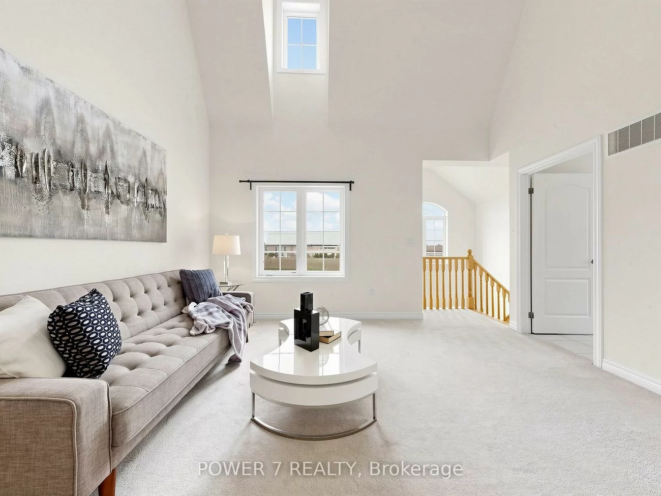 43, Living, Victoria Square, Markham