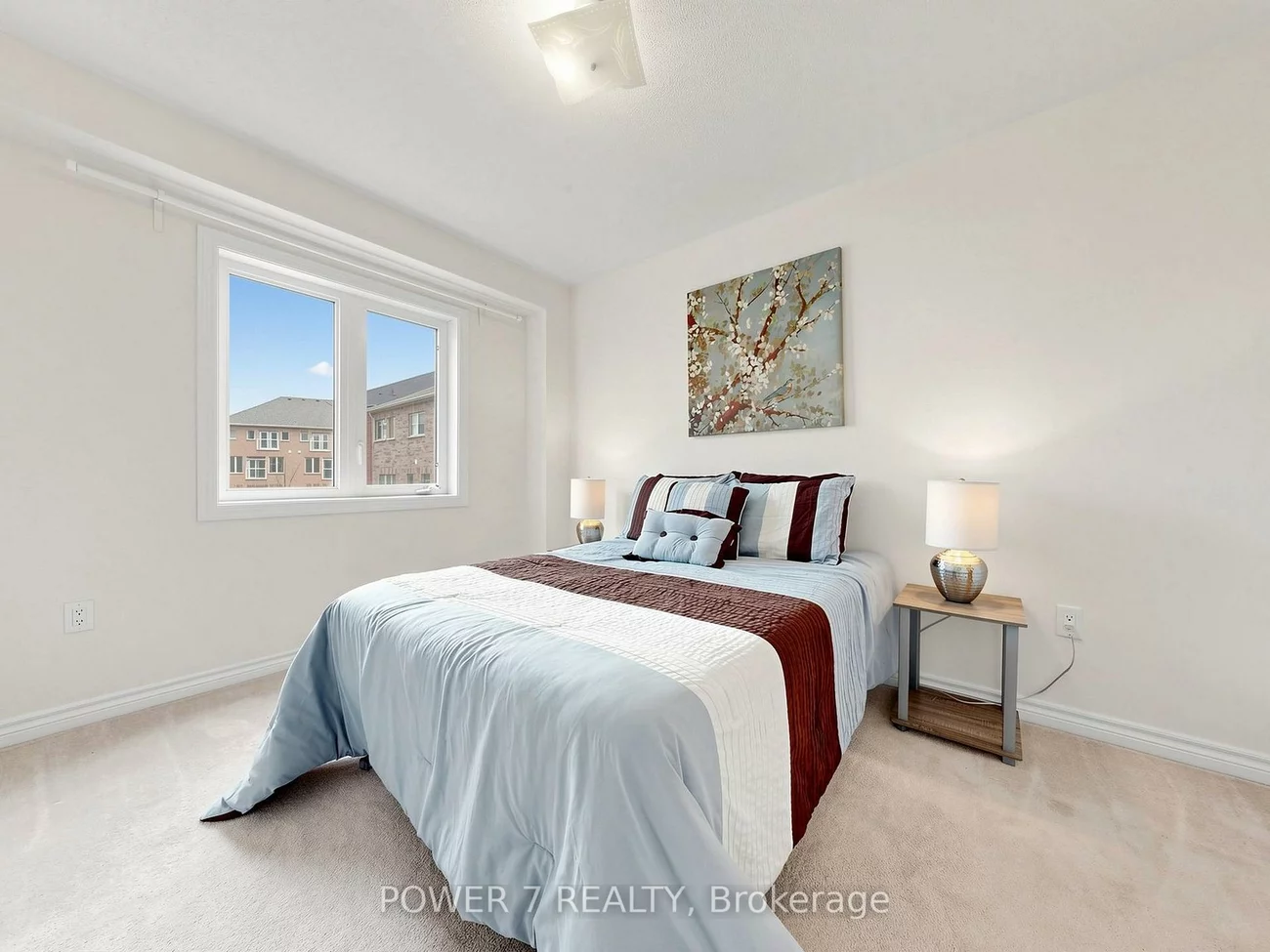 43, Living, Victoria Square, Markham