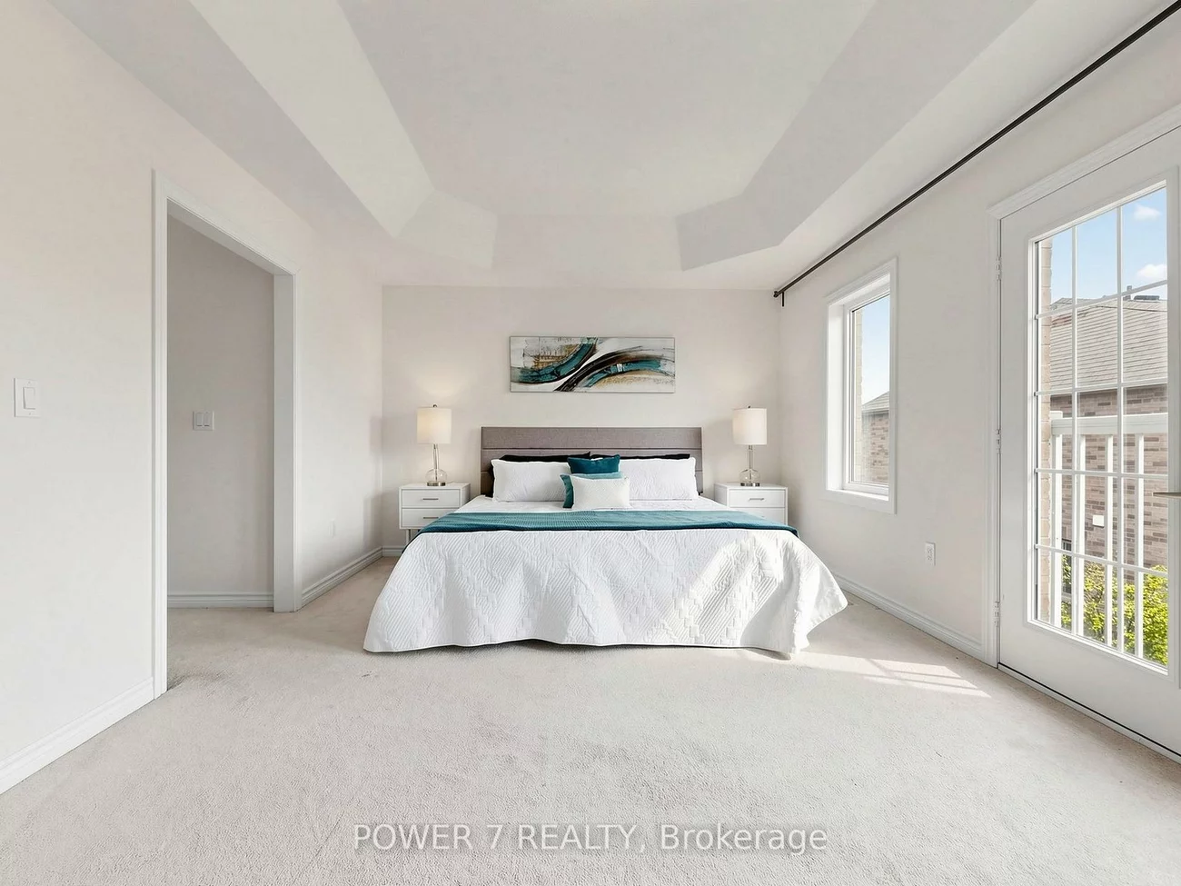 43, Living, Victoria Square, Markham
