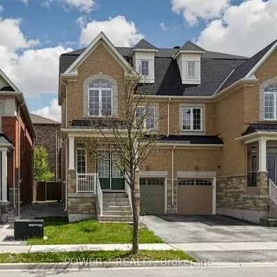 43, Living, Victoria Square, Markham