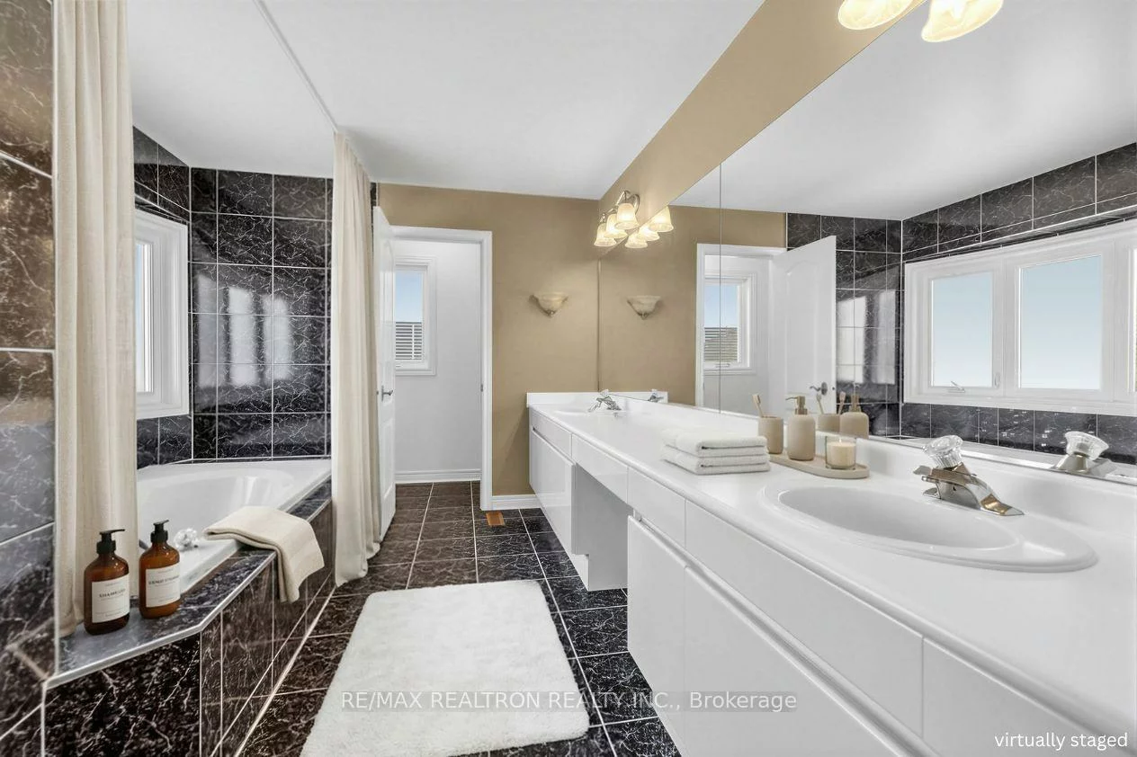 10, MACRILL, Cachet, Markham