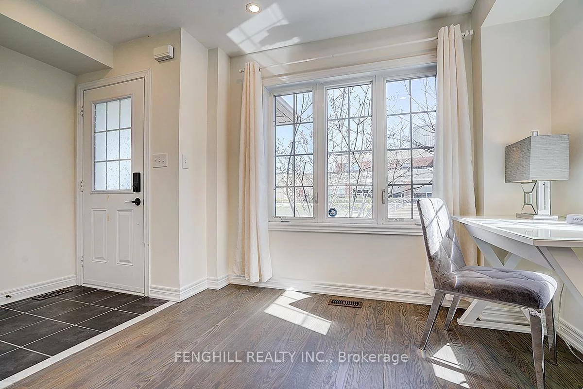 375, White's Hill, Cornell, Markham