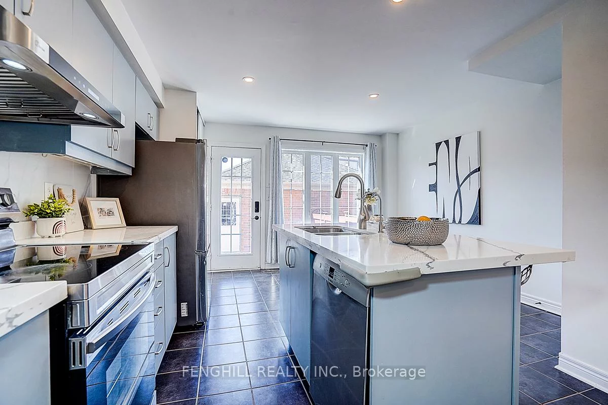 375, White's Hill, Cornell, Markham