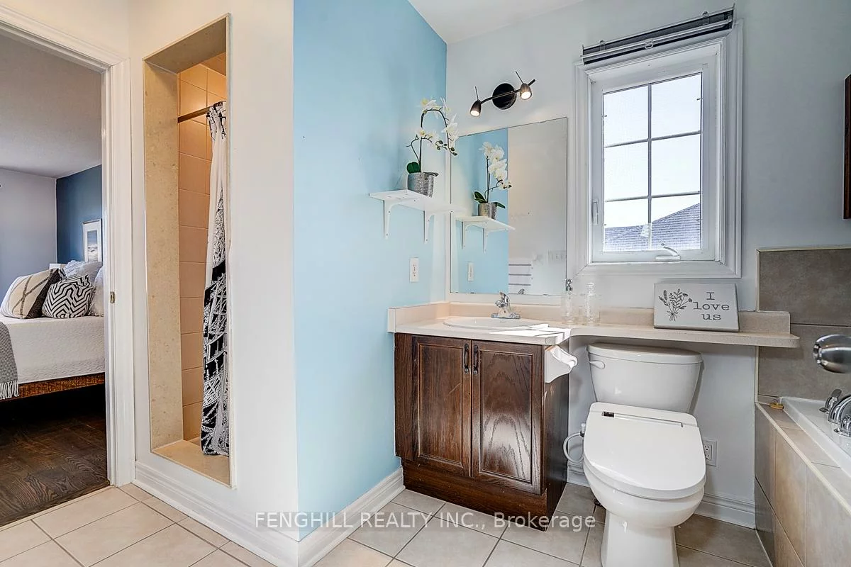 375, White's Hill, Cornell, Markham