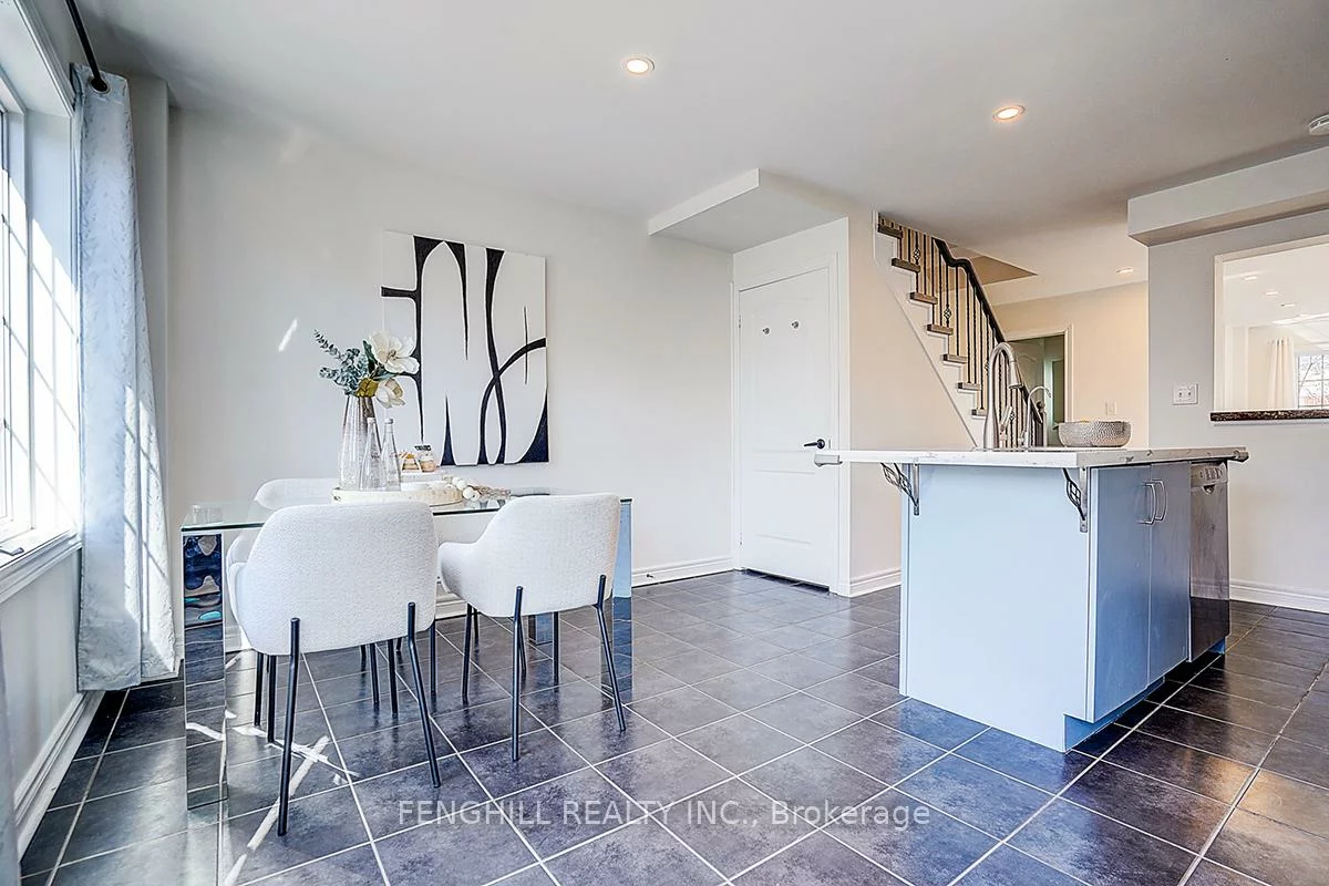 375, White's Hill, Cornell, Markham