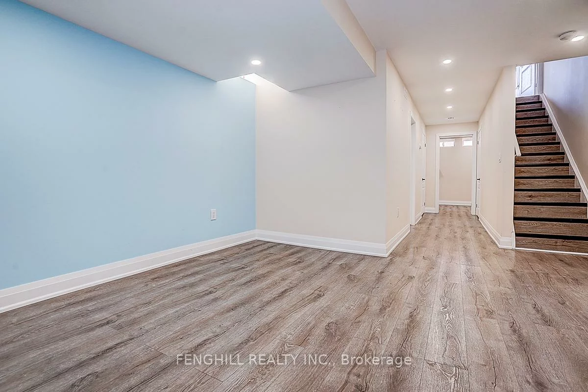 375, White's Hill, Cornell, Markham