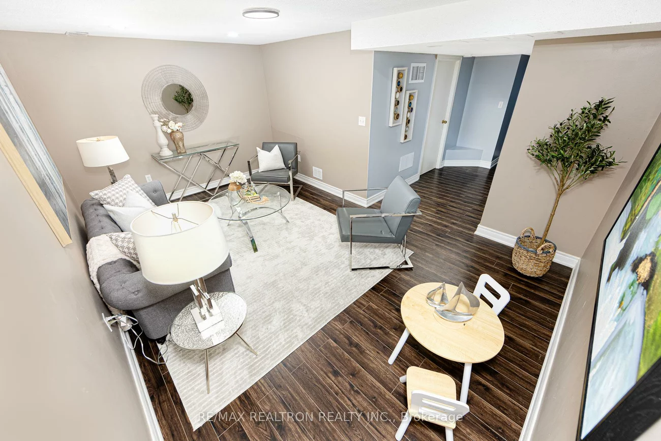 141, Laird, Middlefield, Markham