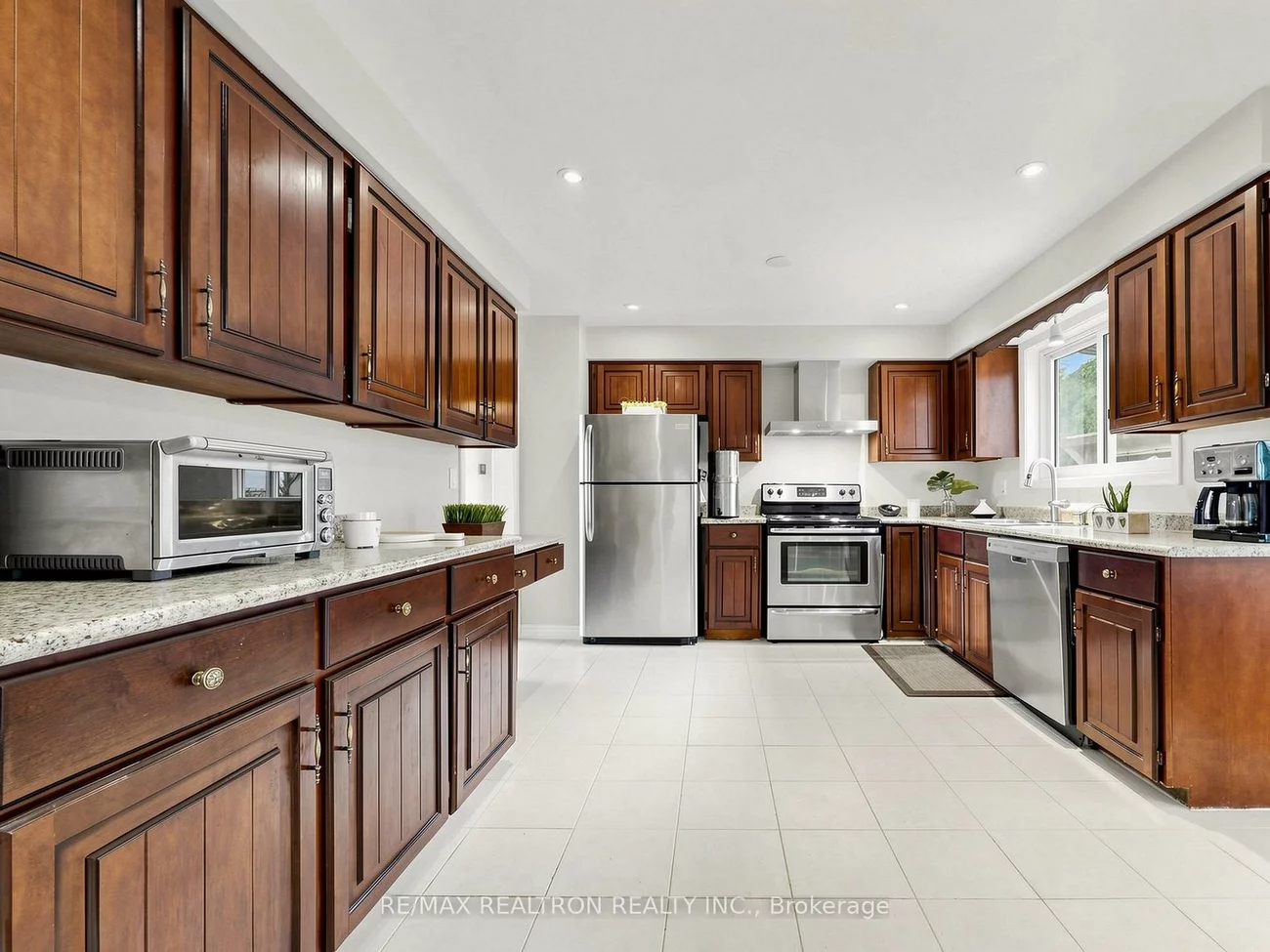 24, Dalmeny, Grandview, Markham