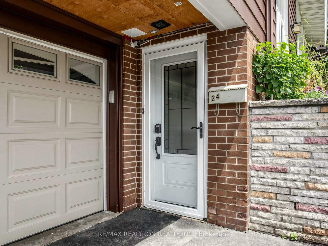 24, Dalmeny, Grandview, Markham