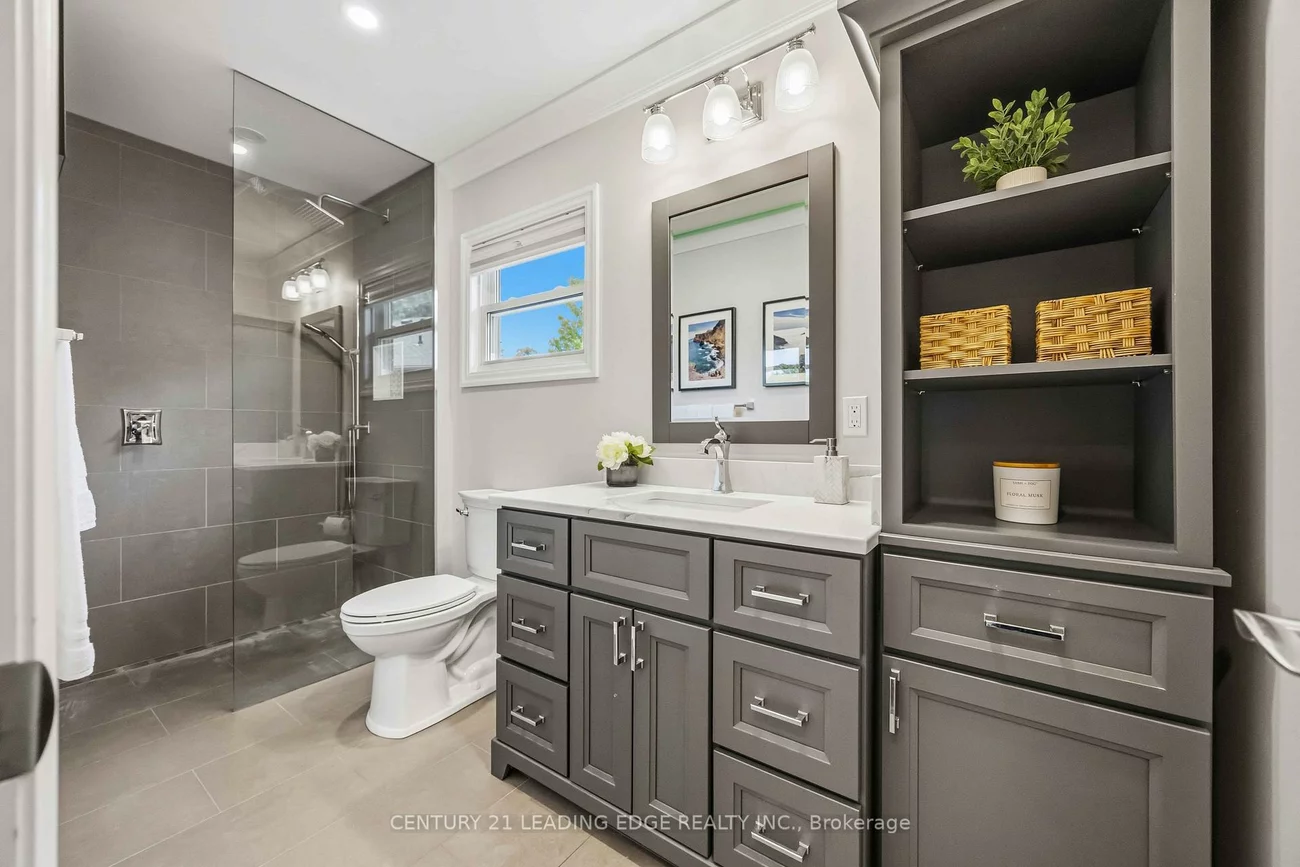 55, McCarty, Markham Village, Markham