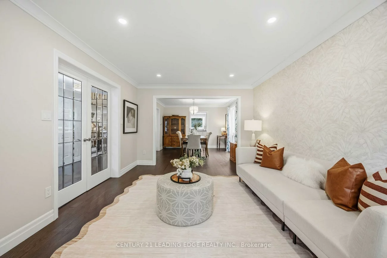 55, McCarty, Markham Village, Markham
