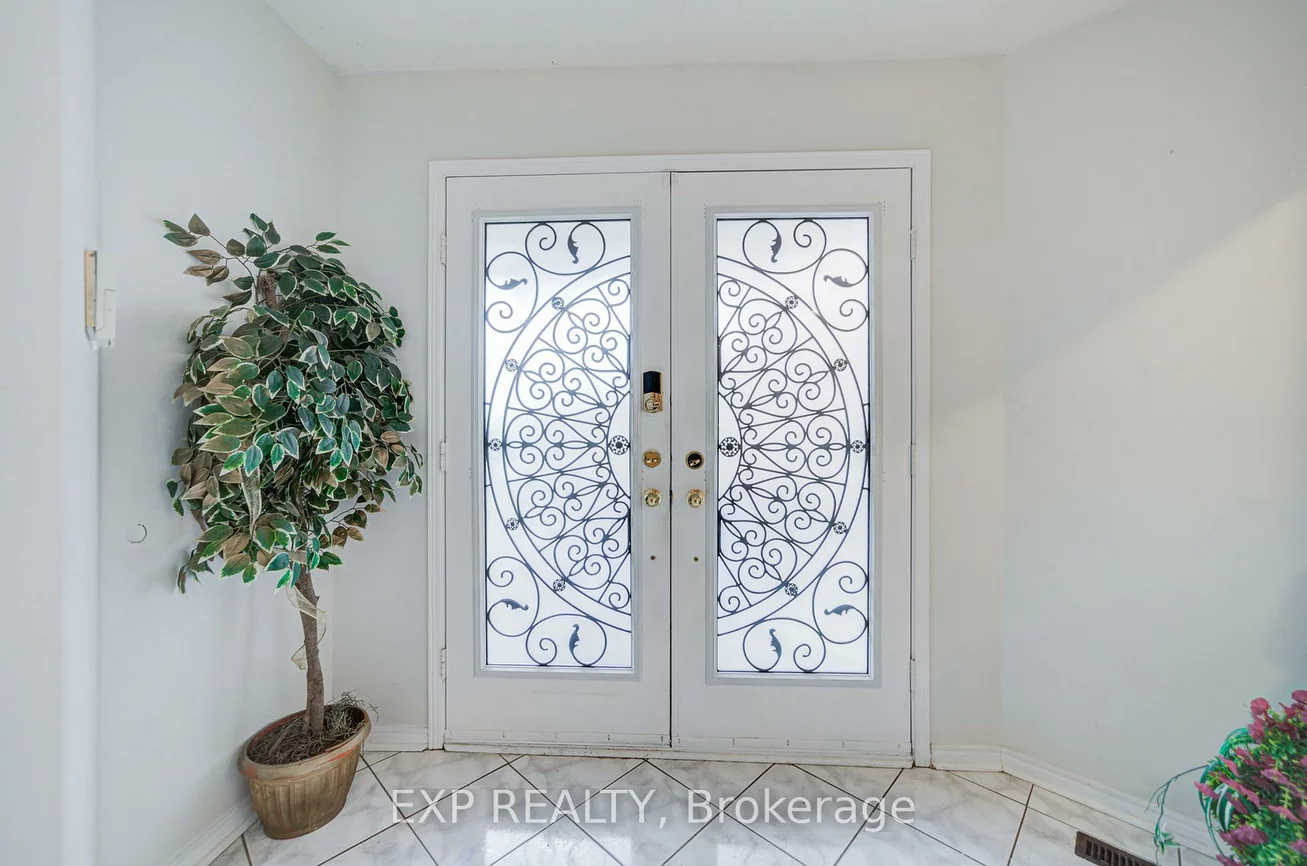 211, Sophia, Middlefield, Markham