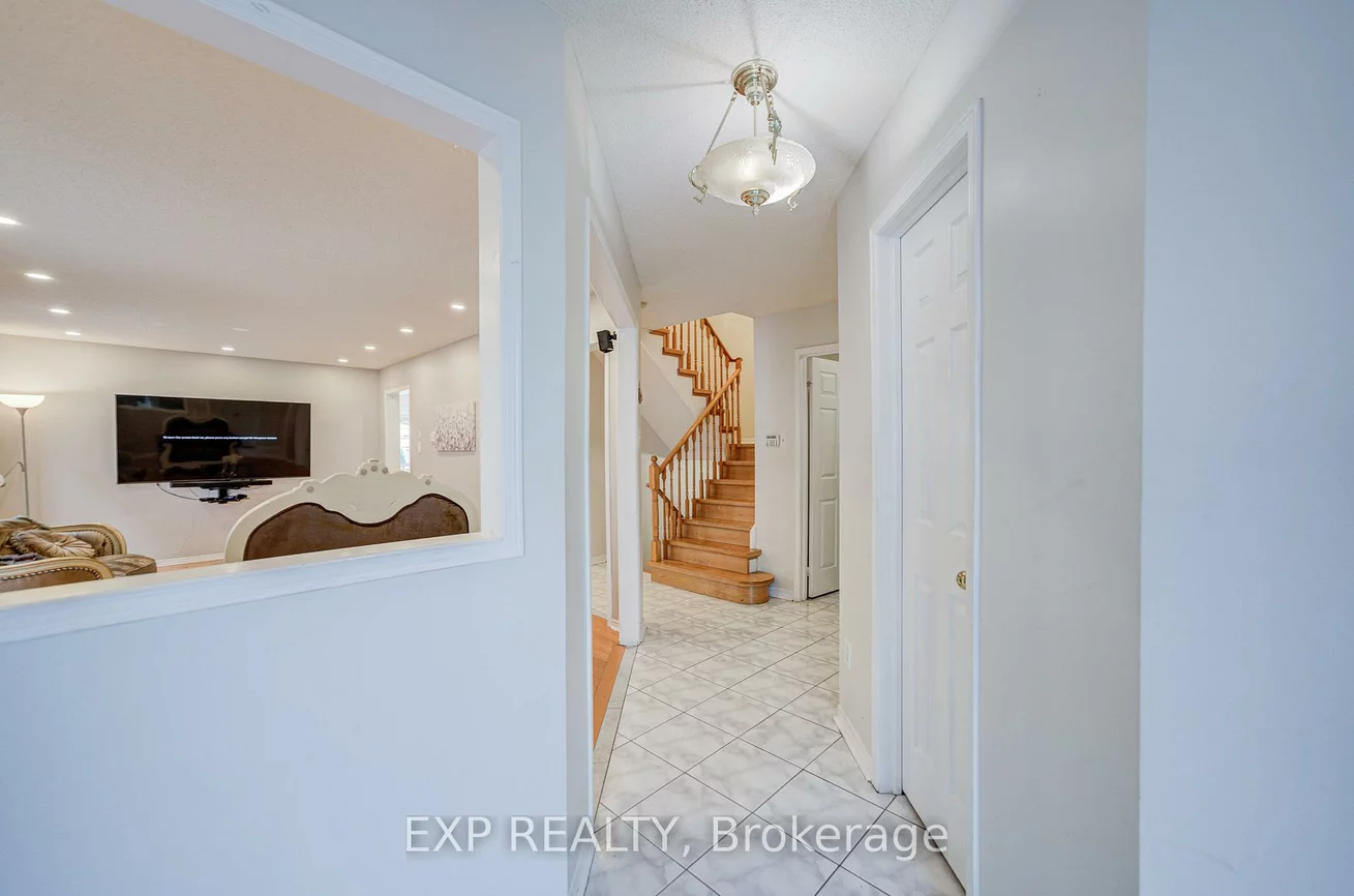 211, Sophia, Middlefield, Markham
