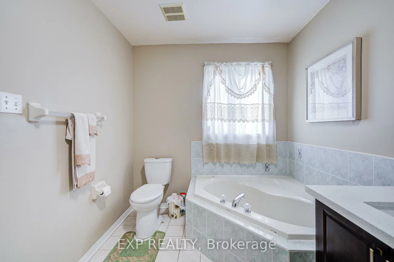211, Sophia, Middlefield, Markham