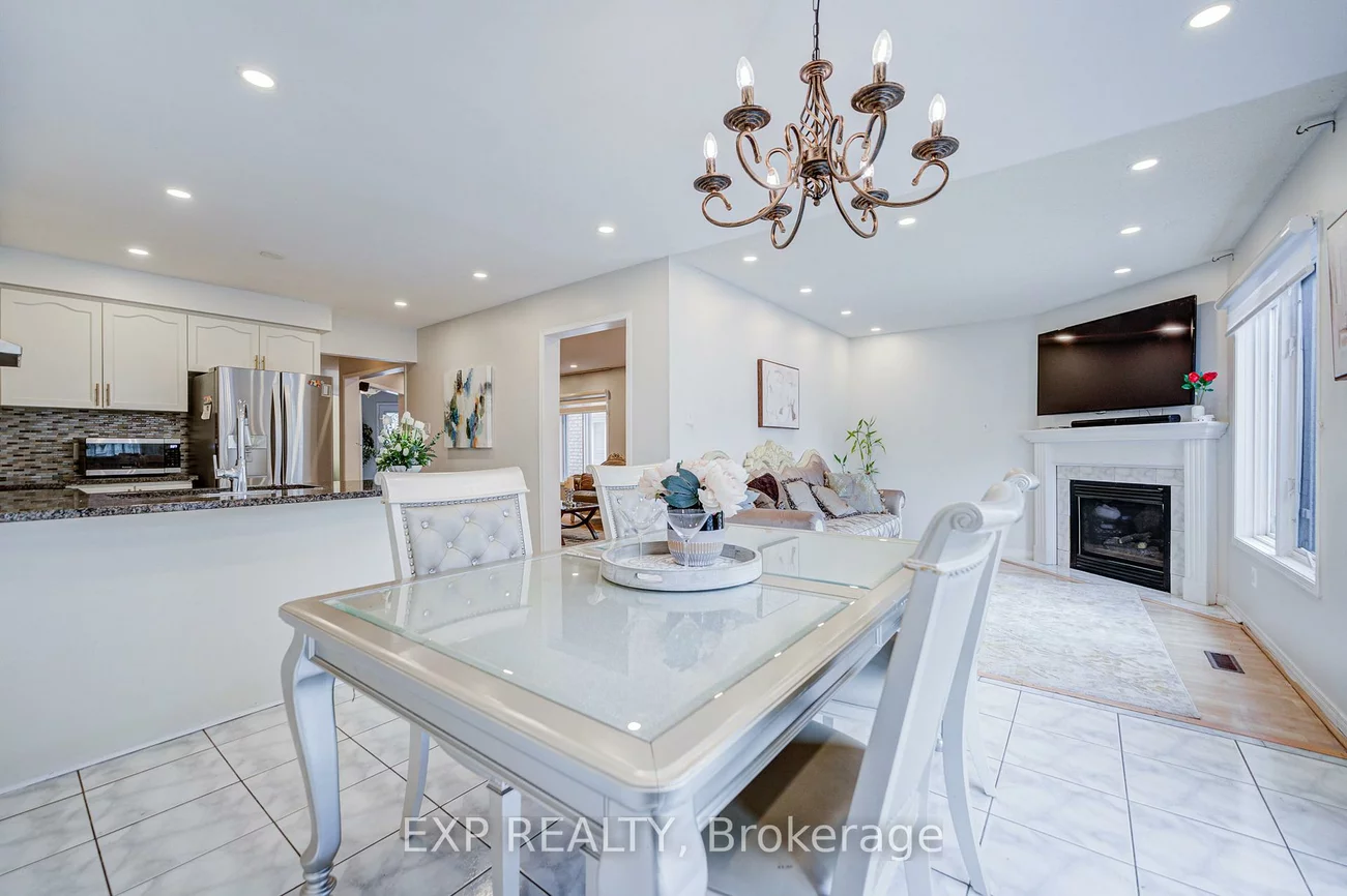 211, Sophia, Middlefield, Markham