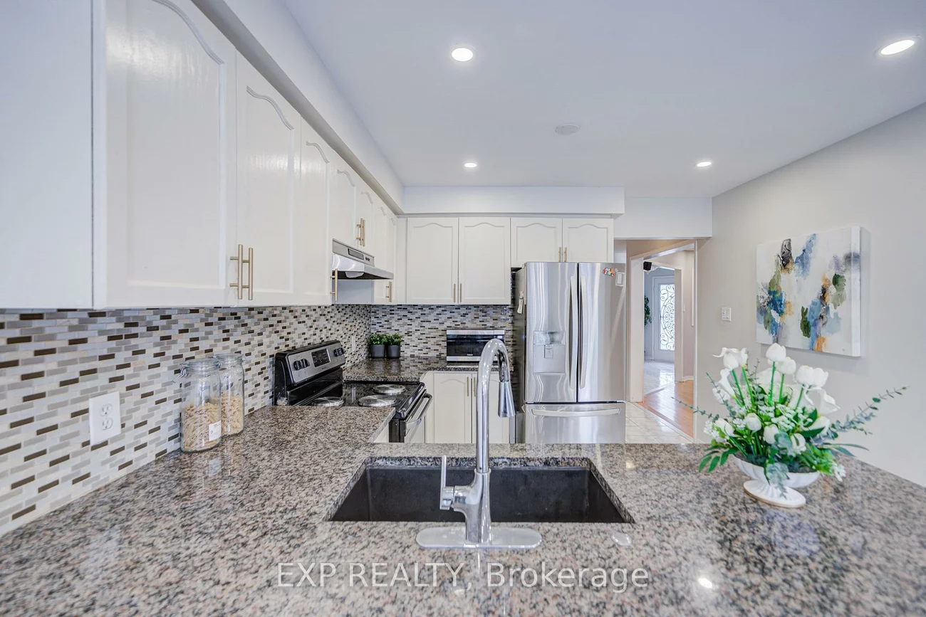 211, Sophia, Middlefield, Markham