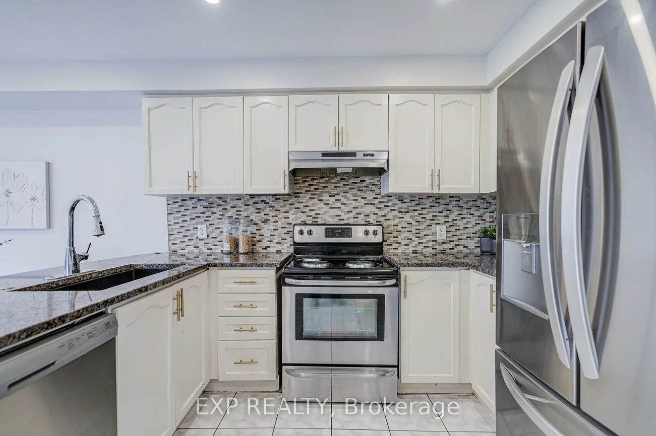 211, Sophia, Middlefield, Markham