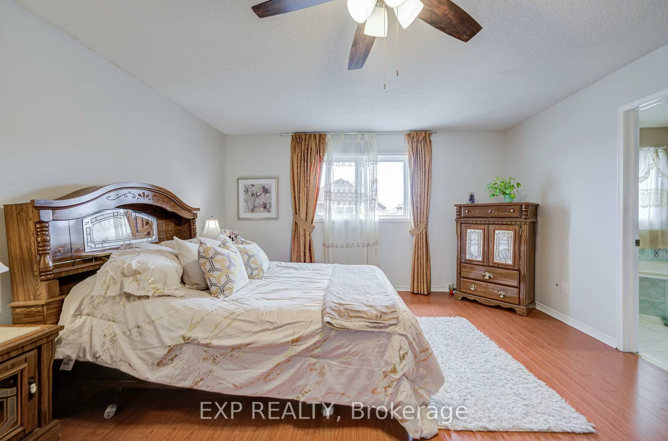 211, Sophia, Middlefield, Markham