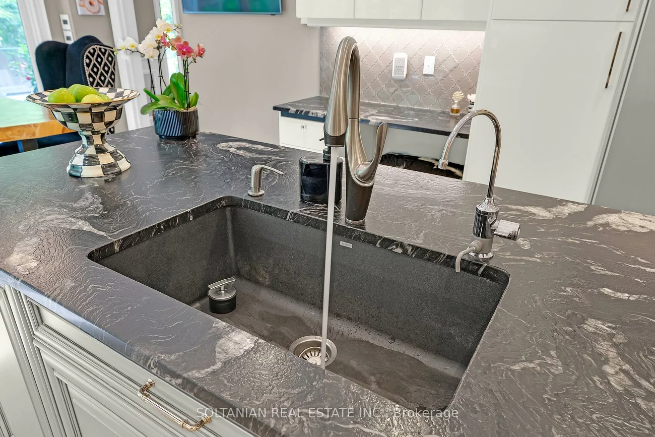 6, Fairfield, Bayview Glen, Markham