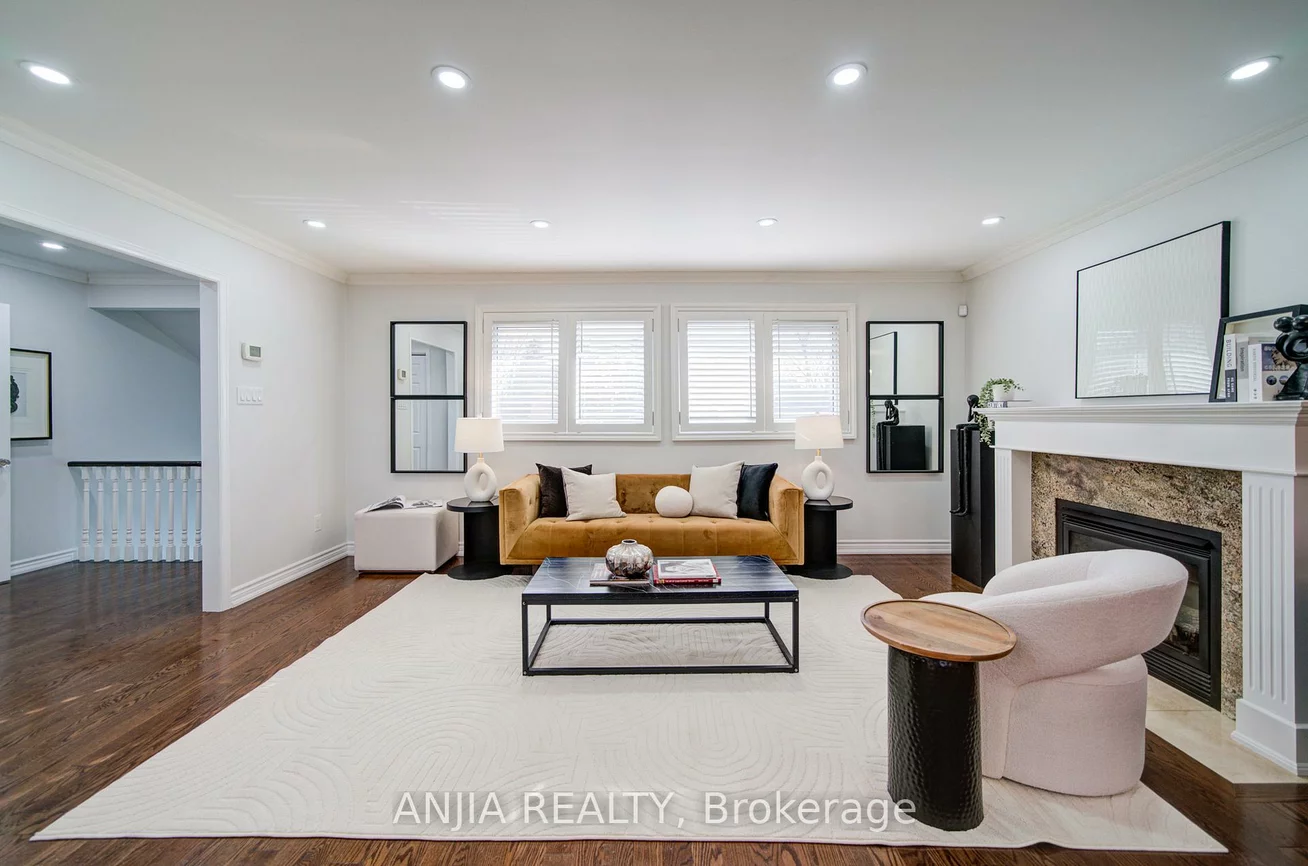 70, Briarwood, Unionville, Markham