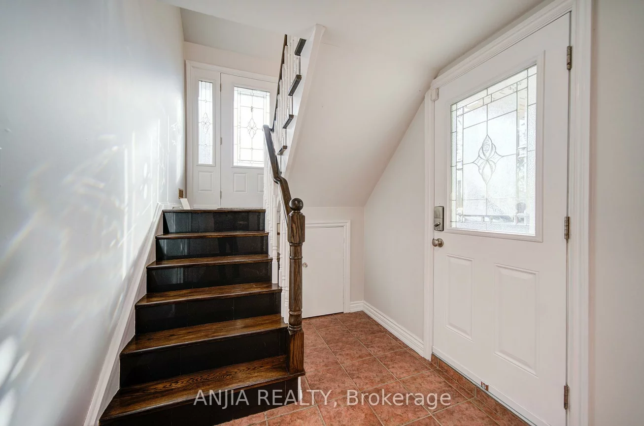 70, Briarwood, Unionville, Markham