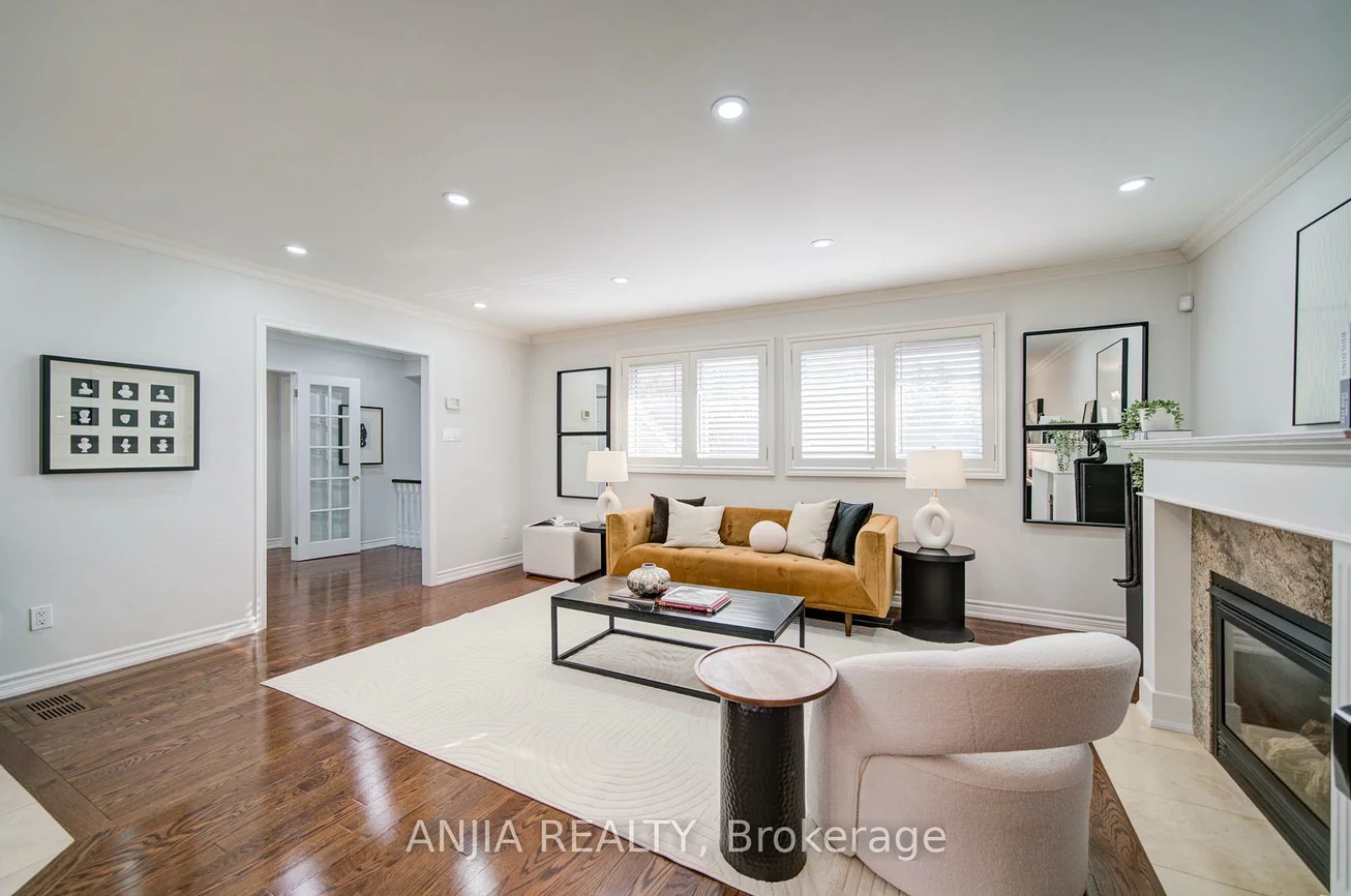 70, Briarwood, Unionville, Markham