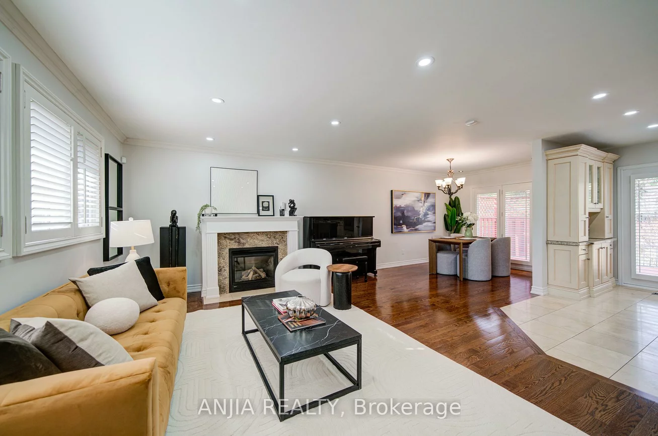 70, Briarwood, Unionville, Markham