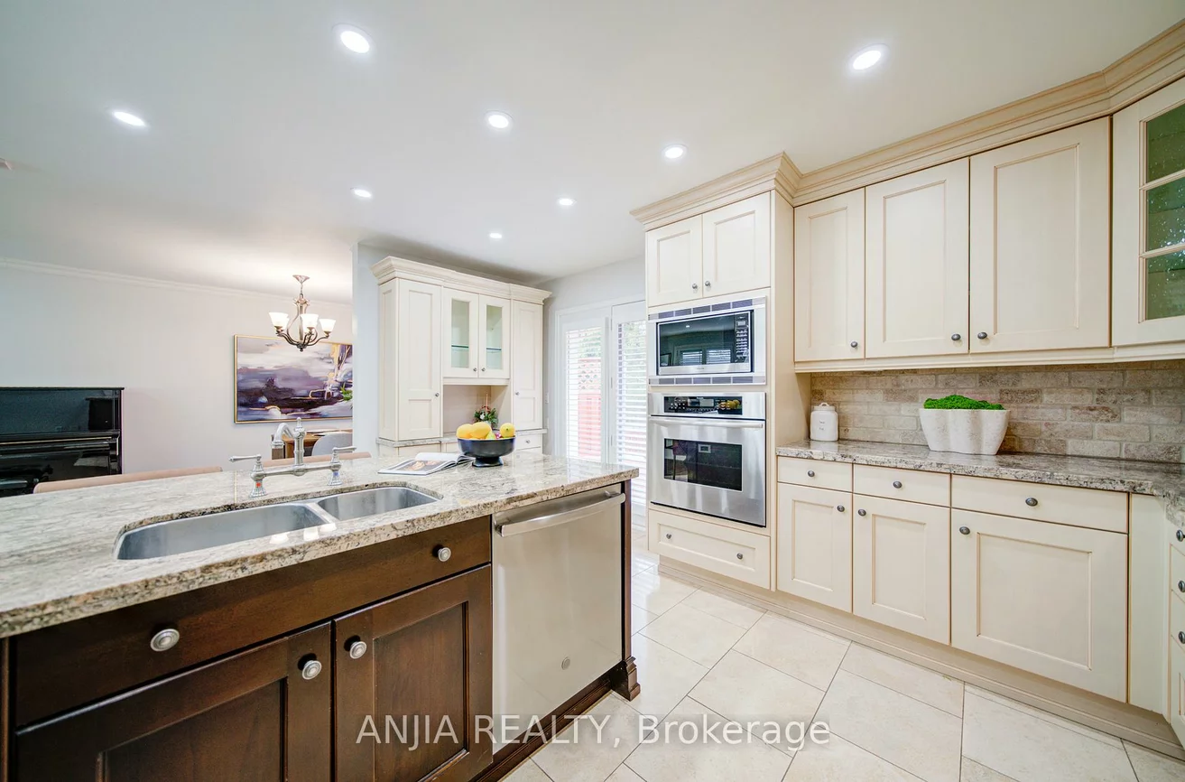 70, Briarwood, Unionville, Markham