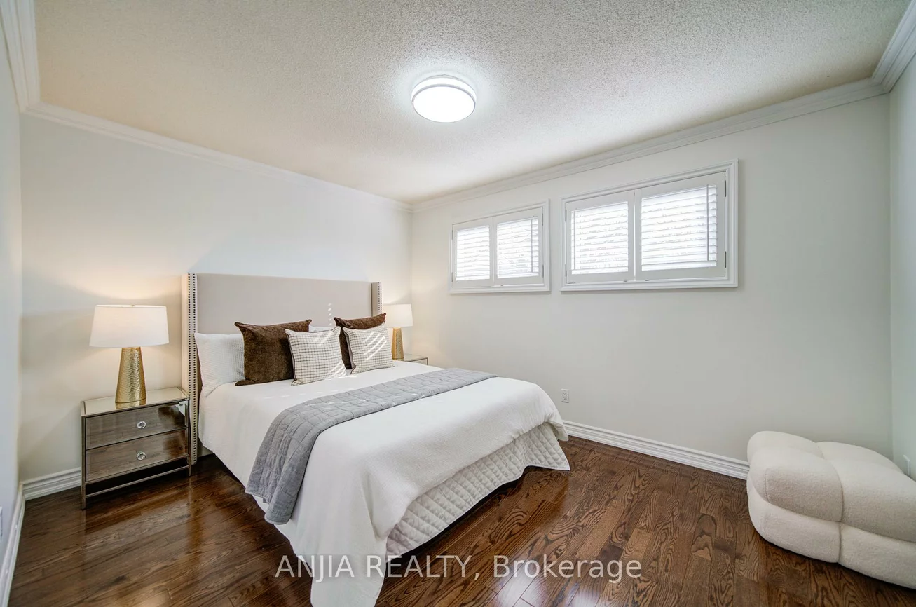 70, Briarwood, Unionville, Markham