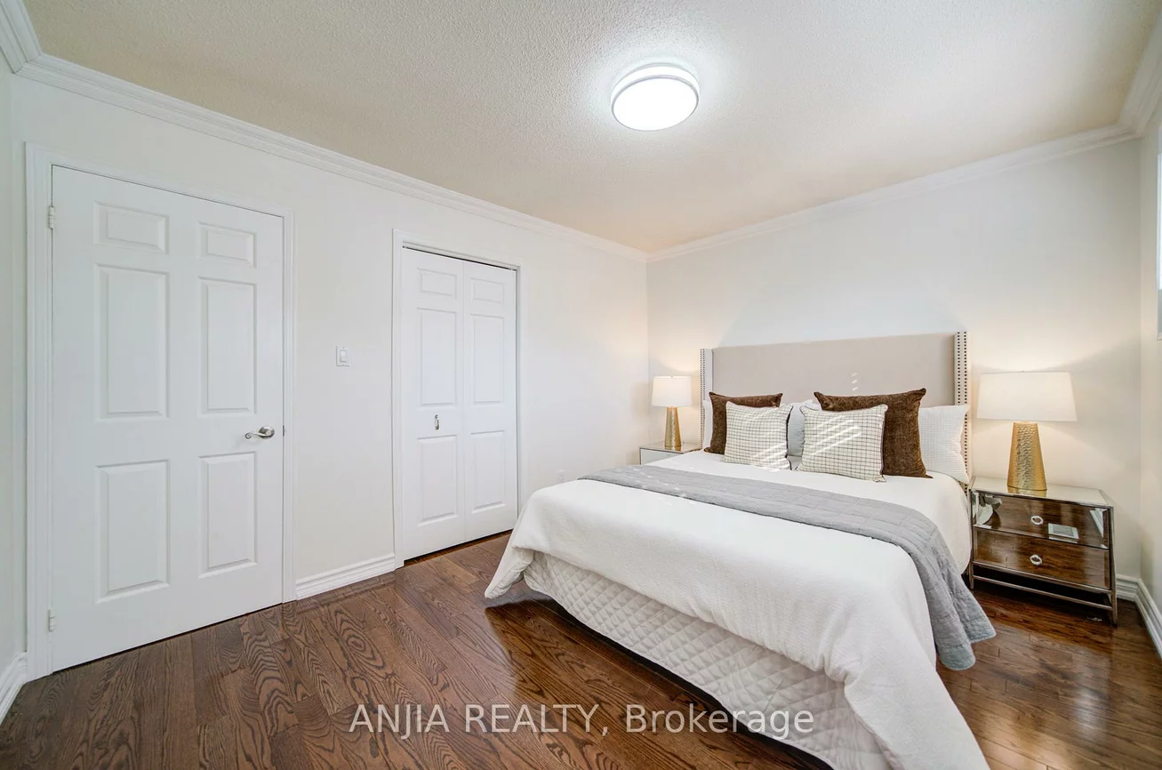 70, Briarwood, Unionville, Markham