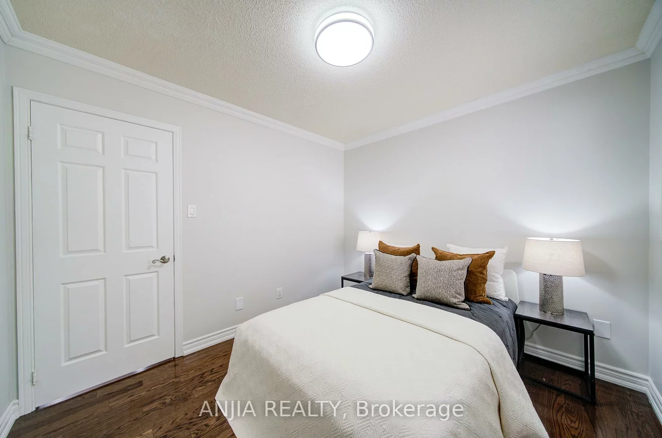 70, Briarwood, Unionville, Markham